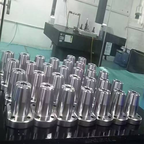 Multi cavity injection mold stripper bushing