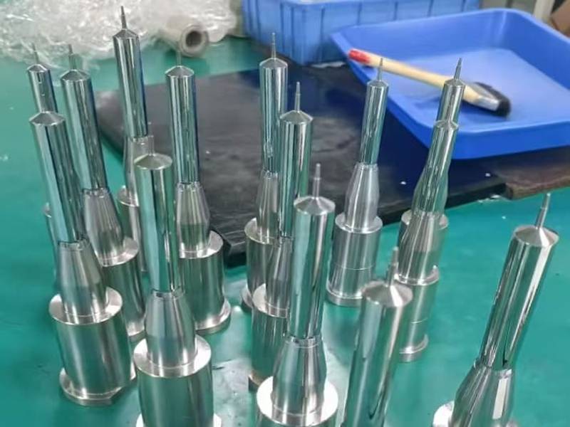 precision syringe mold core.jpg