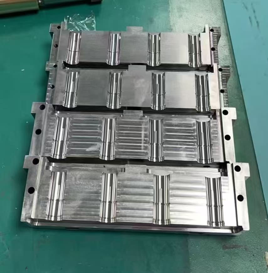 Precision mold slider