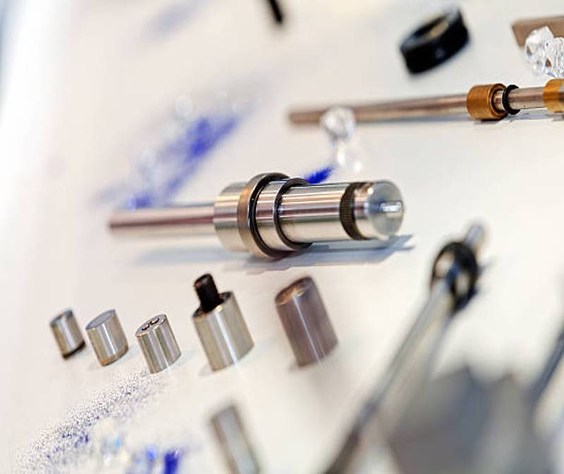 High-Precision Mold Components: The Unsu